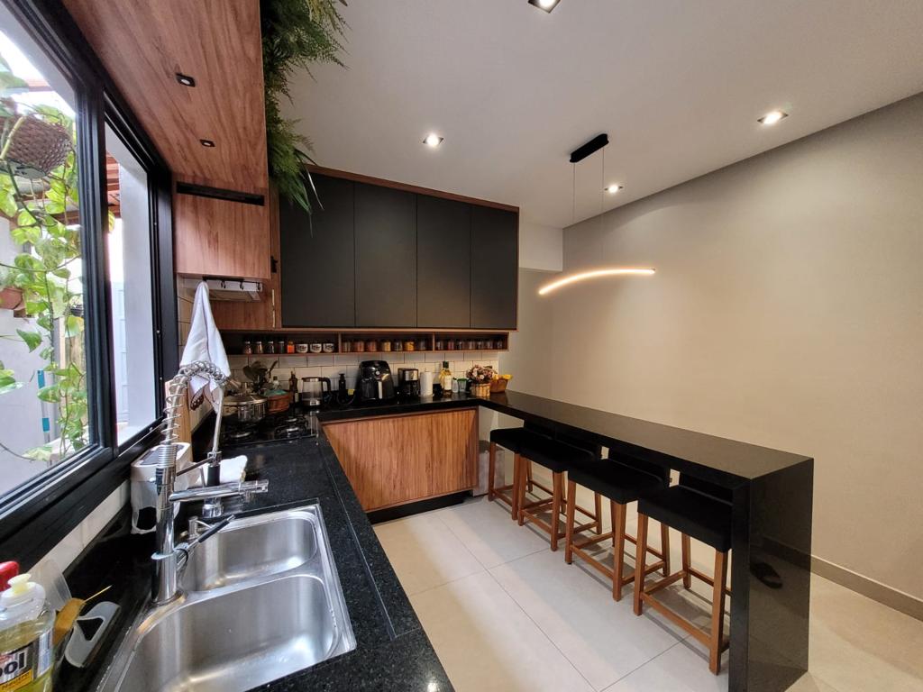 Casa de 3 dormitórios no Parque Industrial, São José dos Campos — detalhe 2 da cozinha